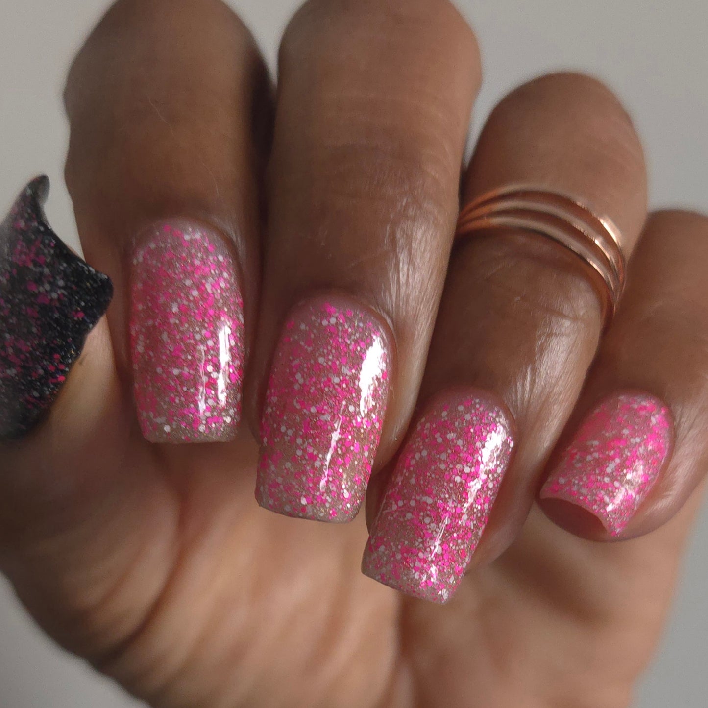 KISSY KISSY - Paint It Pink Exclusive