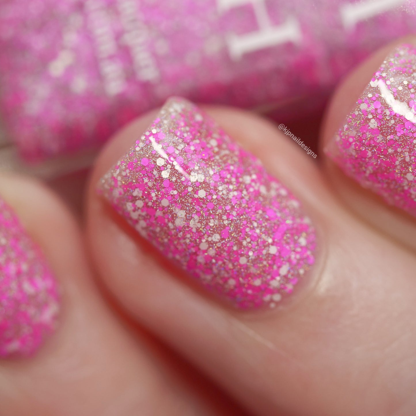 KISSY KISSY - Paint It Pink Exclusive