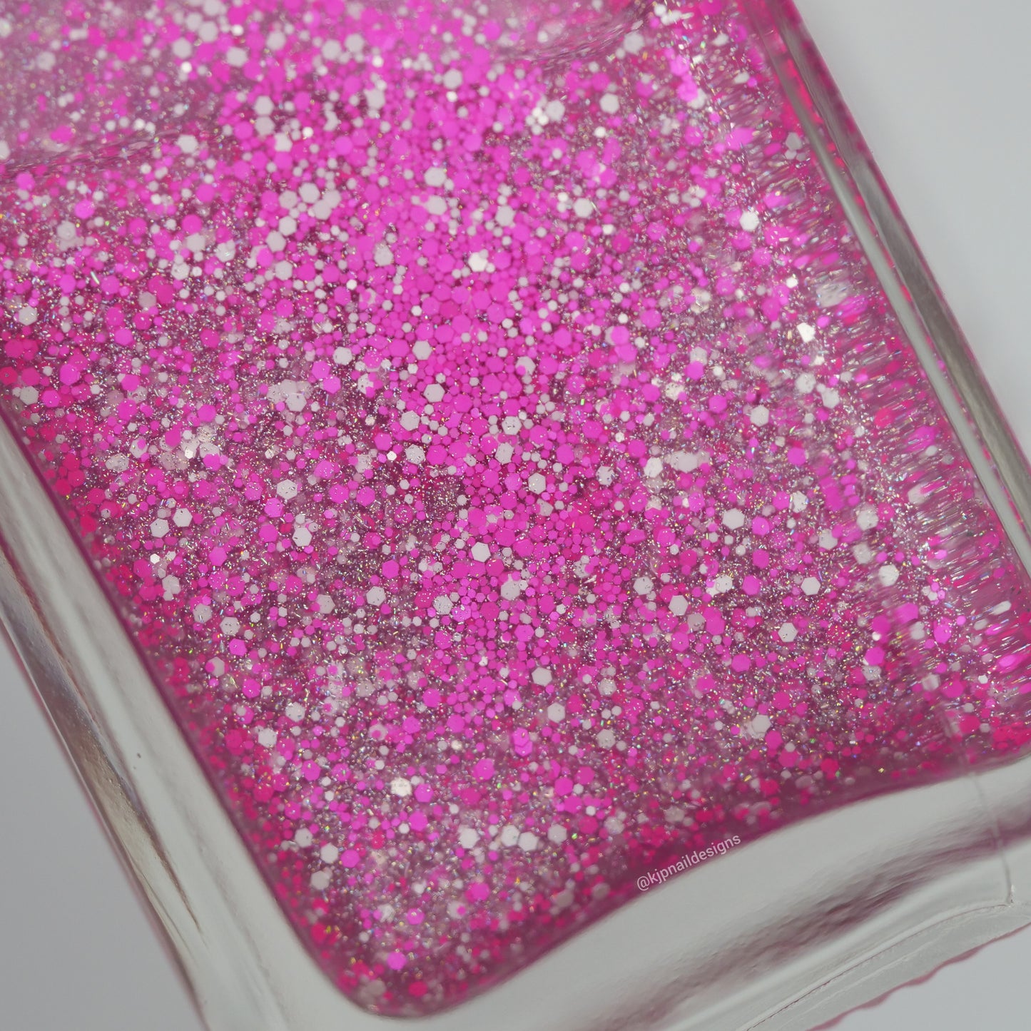 KISSY KISSY - Paint It Pink Exclusive
