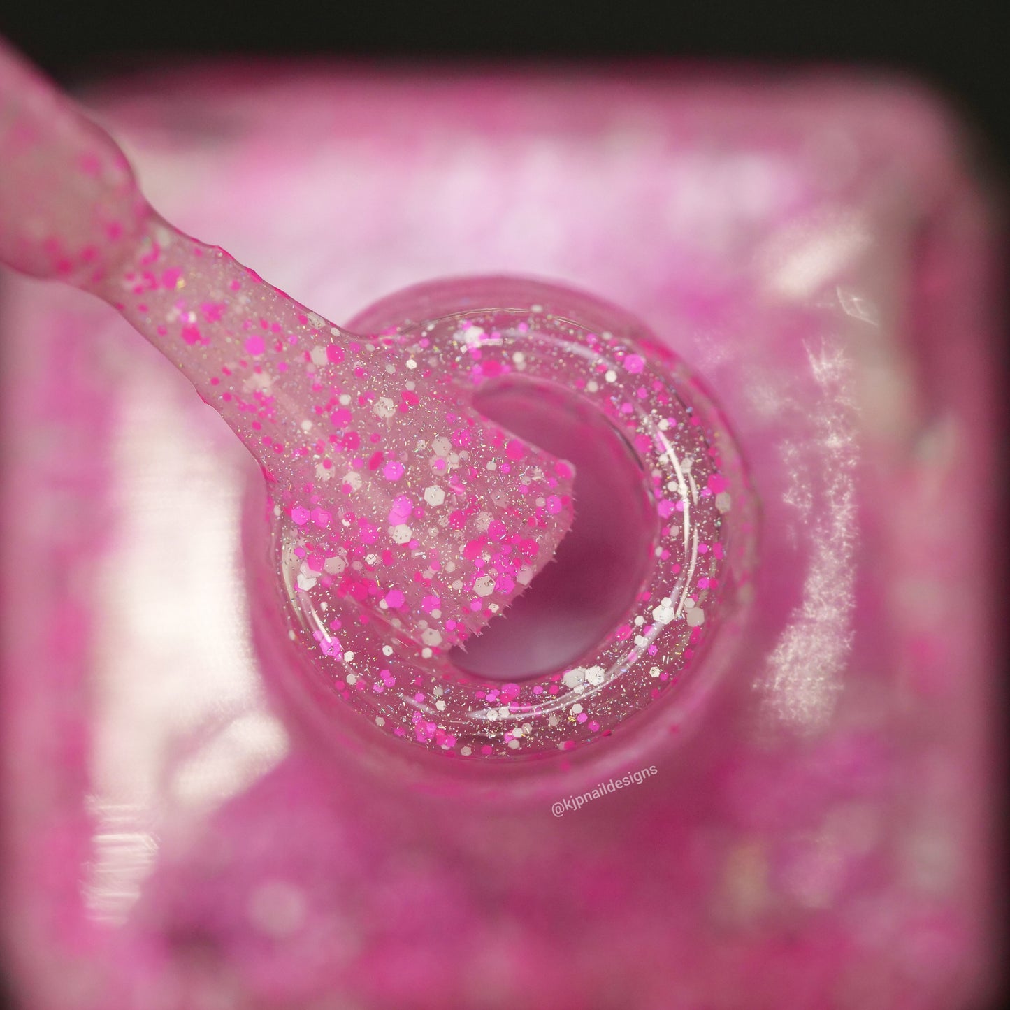 KISSY KISSY - Paint It Pink Exclusive