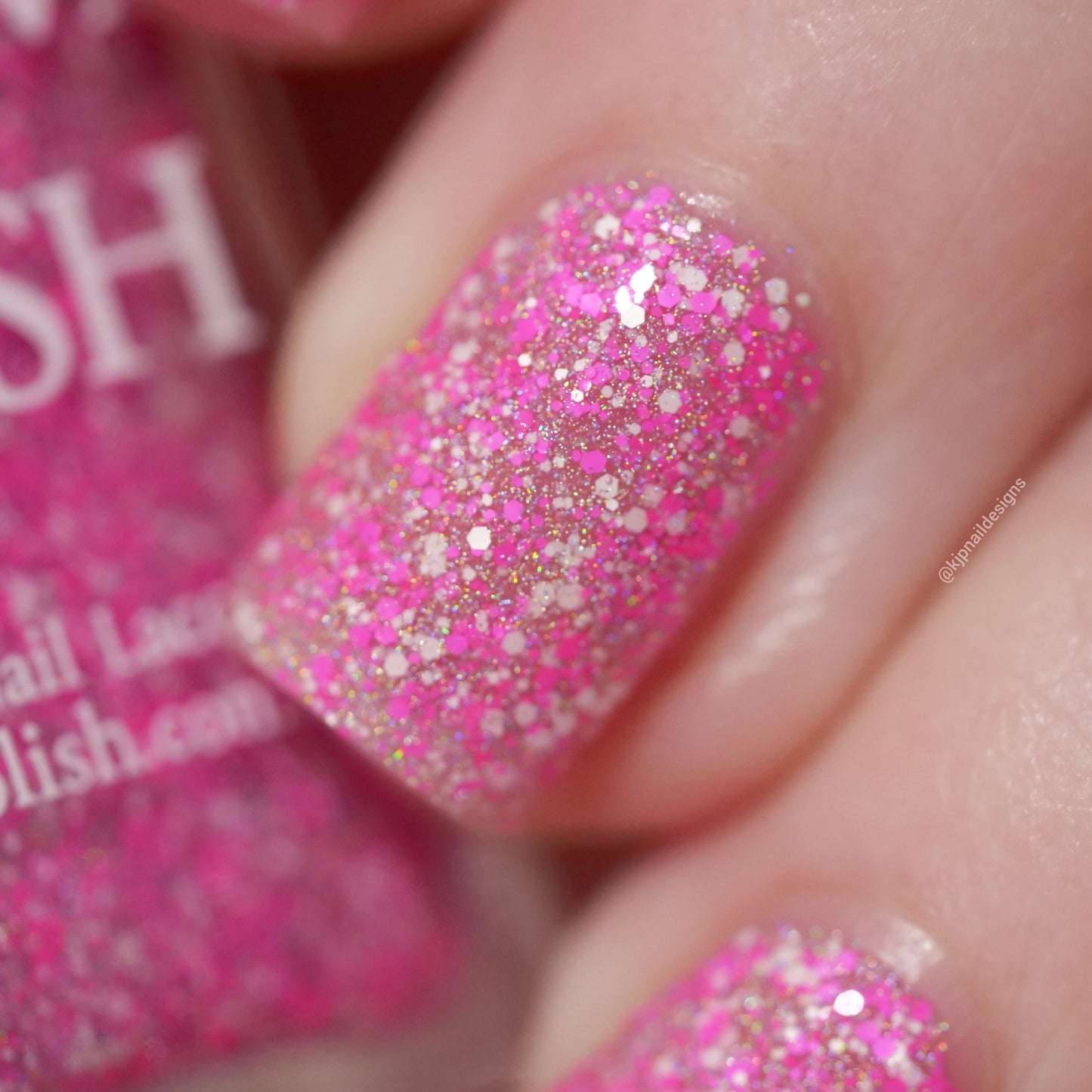 KISSY KISSY - Paint It Pink Exclusive